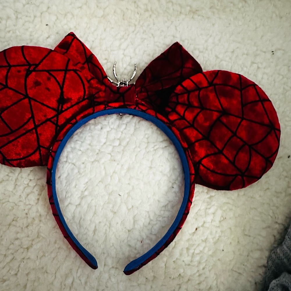 🚨 Web-Slinging Style! Official Spider-Man Mickey Ears 🚨 - Picture 3 of 4